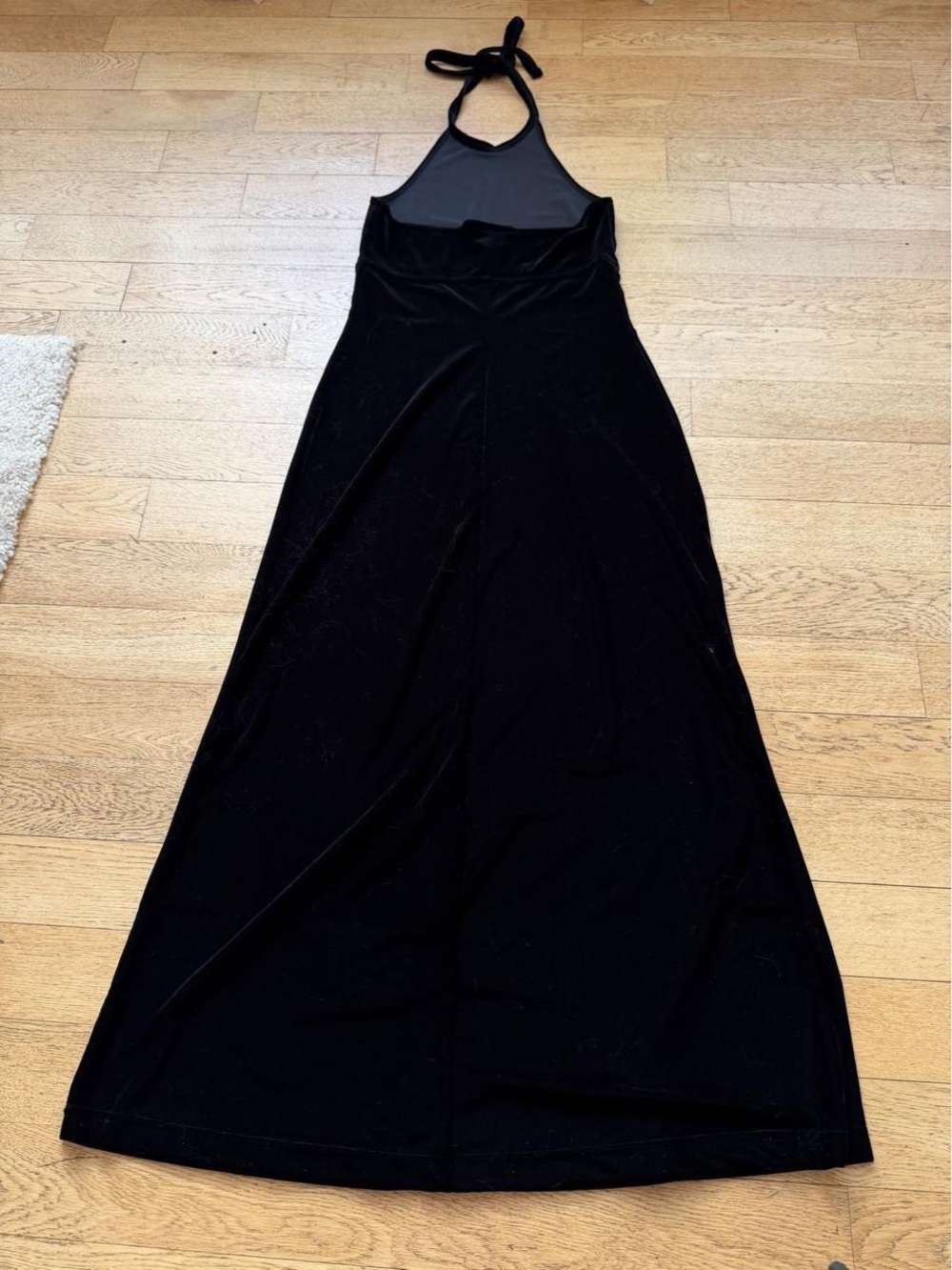 90s Minimalist Black Velvet Halter Maxi Dress - Picture 4 of 6